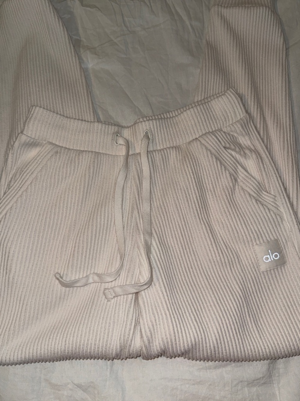 ALO Ribbed Drawstring Sweatpants - Light Beige - Picture 4 of 8